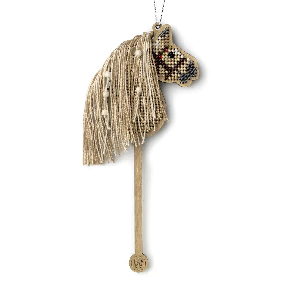 Заготовка для вишивки бісером на дерев’яній основі «Ялинкова прикраса – Золота конячка»