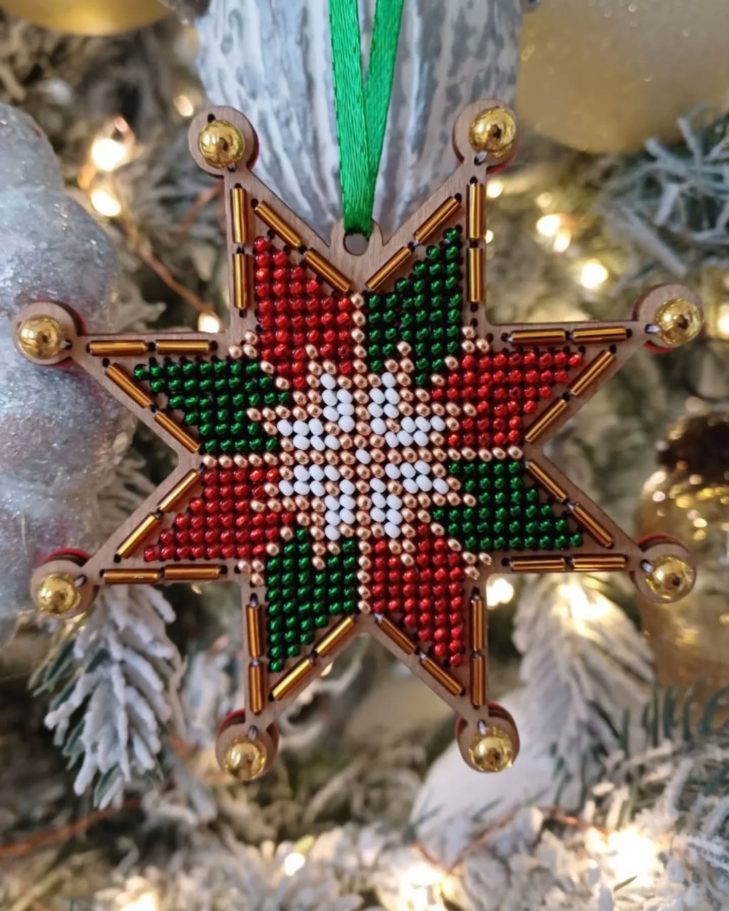 Заготовка для вишивки бісером на дерев’яній основі «Ялинкова прикраса – Різдвяна зірка»