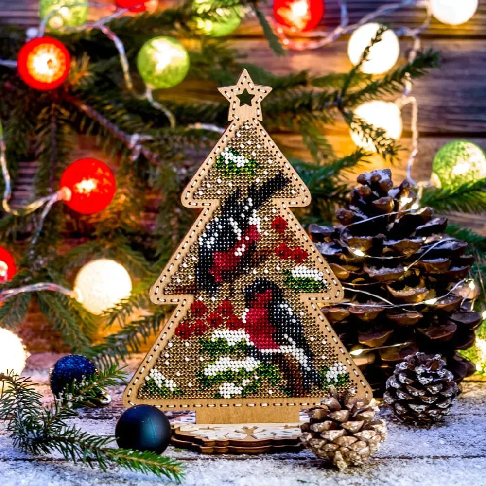 Заготовка для вишивки бісером на дерев’яній основі «Ялинка зі снігурами»